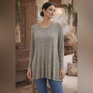 Altar’d State Sage Green Ribbed Knit Swing Tunic Keyhole Back Boho Top Sz Large